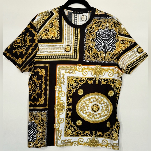 Authentic! Gianni Versace Medusa print T-shirt size L slim fit like new! - Picture 8 of 16